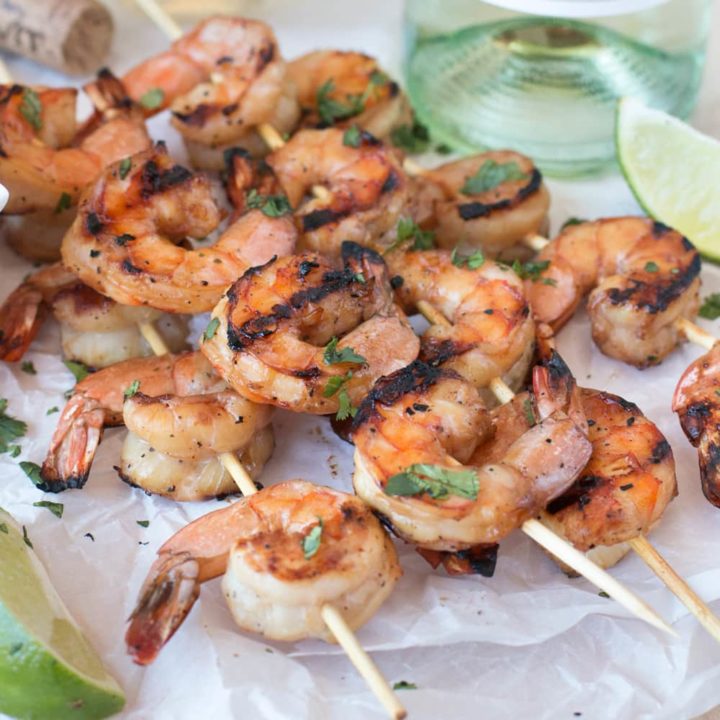 Mango Garlic Shrimp Skewers with Spicy Cilantro Dipping Sauce | cakenknife.com #21andup @CavitWines