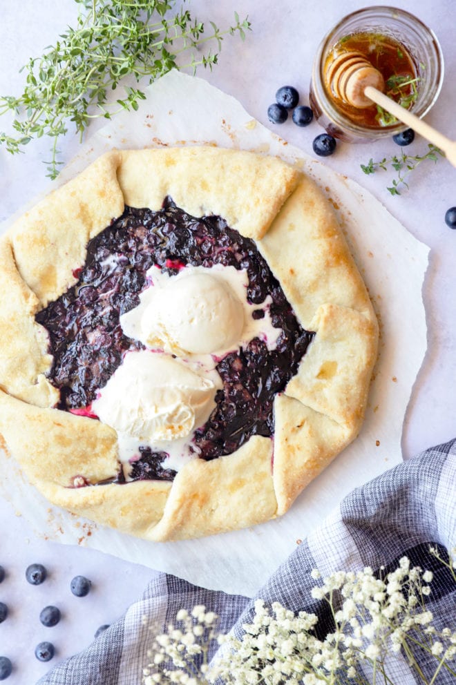 Easy blueberry pie with ice cream image