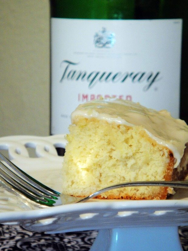 Gin and Tonic Cake Cake 'n Knife