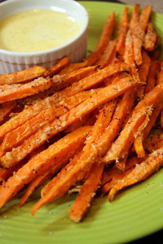 Sweet Potato Parmesan Fries & Garlic Aioli Cake 'n Knife