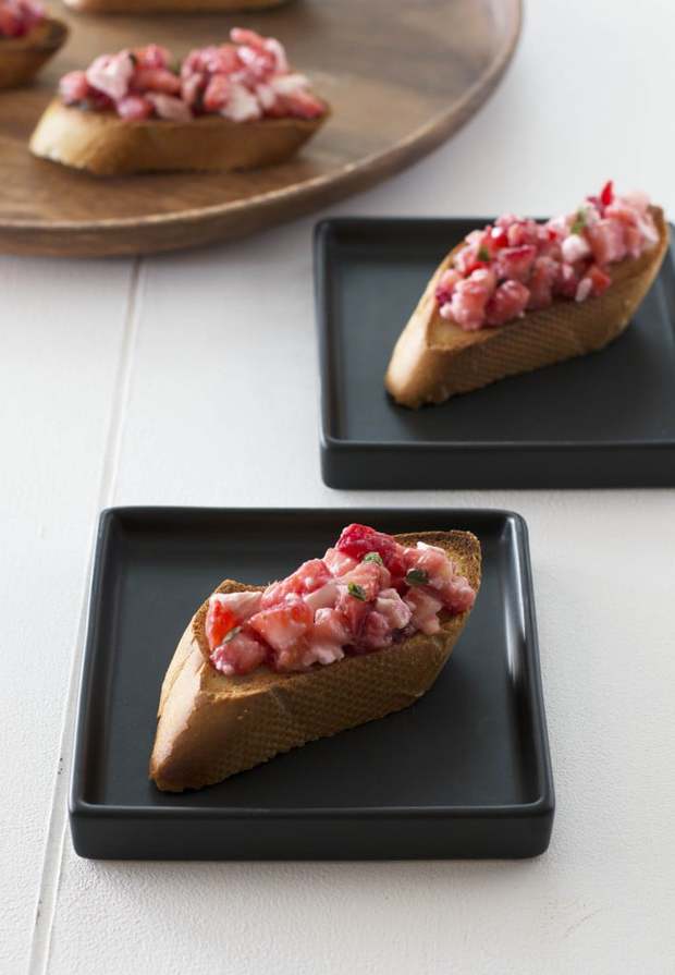 Strawberry Crostini_2