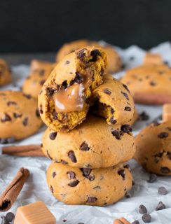 Caramel Stuffed Pumpkin Cookies | cakenknife.com #pumpkinspice #pumpkinpie