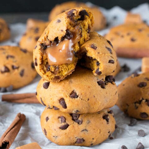 Caramel Stuffed Pumpkin Cookies | cakenknife.com #pumpkinspice #pumpkinpie