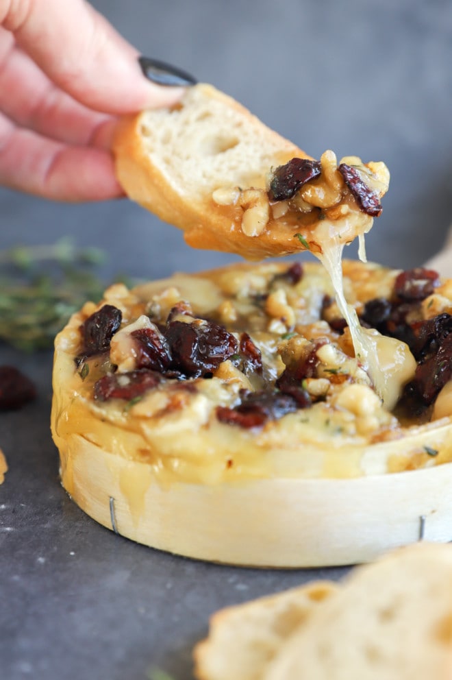Easy Baked Camembert with Cranberries and Walnuts | Cake 'n Knife