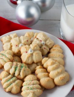 Holiday Spritz Cookies | cakenknife.com