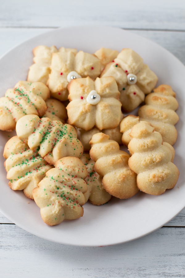 Holiday Spritz Cookies | cakenknife.com