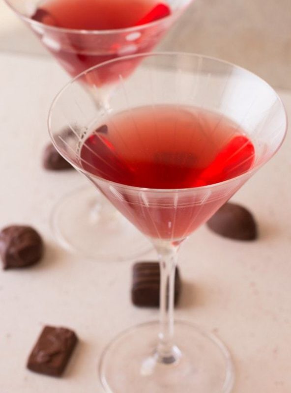 Ginger Pomegranate Martini (aka Love Potion #9) | cakenknife.com