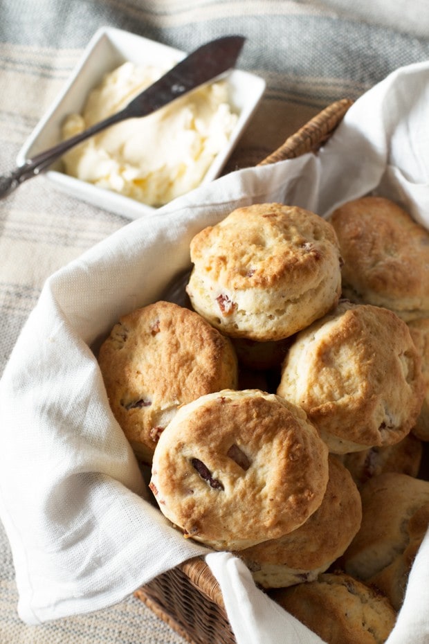 Mini Maple Bacon Biscuits | cakenknife.com