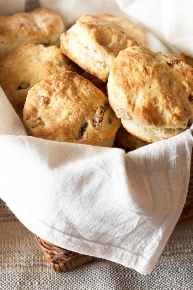 Mini Maple Bacon Biscuits | cakenknife.com