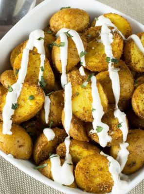 Roasted Curry Potatoes with Greek Yogurt Sauce | cakenknife.com