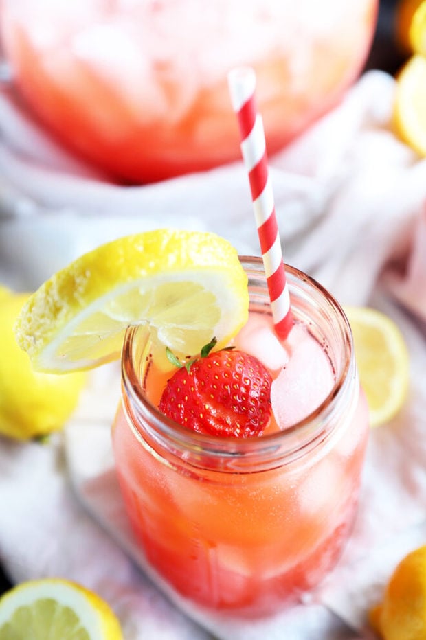 Vodka strawberry lemonade in mason jar