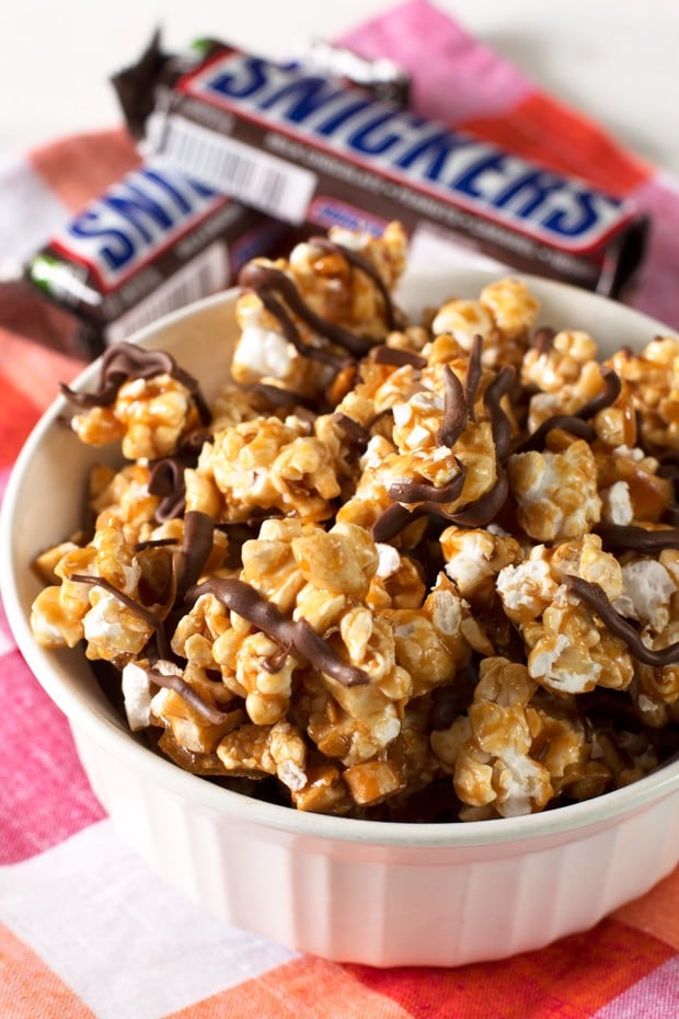 Snickers Popcorn + Popcorn Week Giveaway! | cakenknife.com