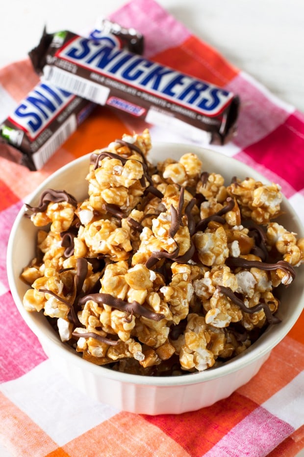 Snickers Popcorn + Popcorn Week Giveaway! | cakenknife.com