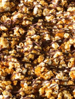 Snickers Popcorn + Popcorn Week Giveaway! | cakenknife.com