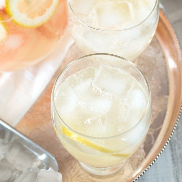 Boozy Grapefruit Sparkling Lemonade | cakenknife.com