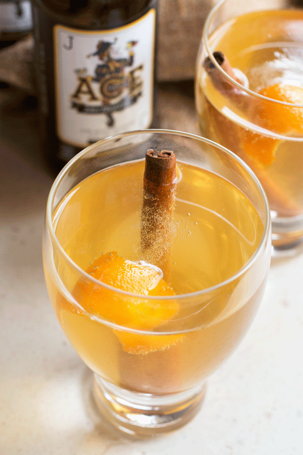 Apple Cinnamon Hard Cider Cocktail | cakenknife.com