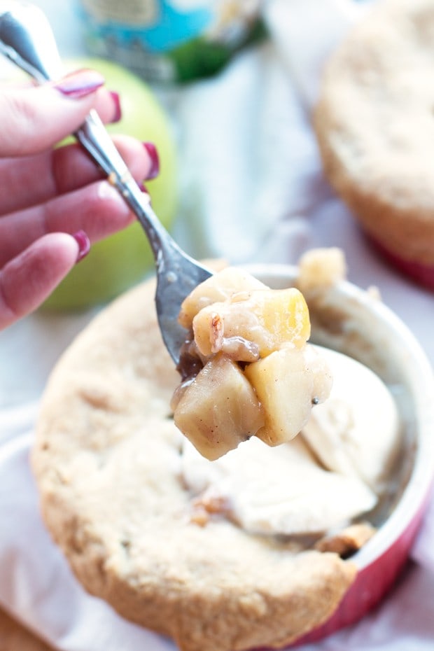 Easy Individual Apple Pies | cakenknife.com