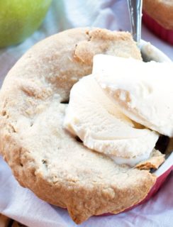 Easy Individual Apple Pies | cakenknife.com