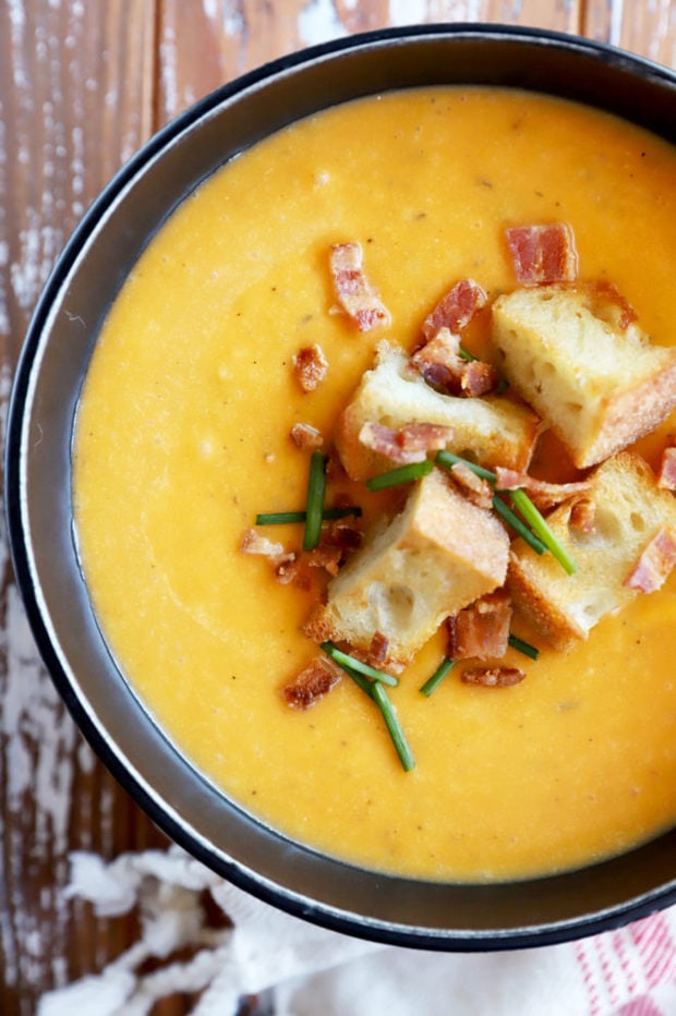 Squash soup with bacon croutons image