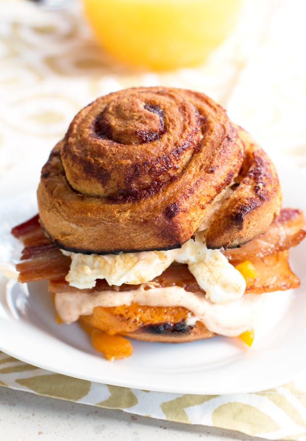 UltimateMountainBreakfastSandwichImage1 Cake 'n Knife