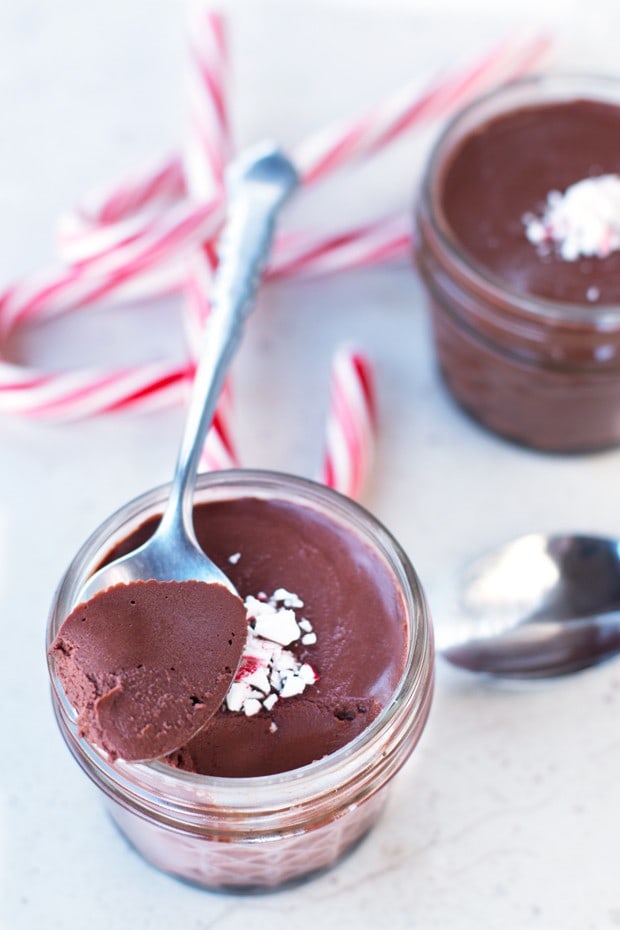 3-Ingredient Dark Chocolate Peppermint Mousse Recipe | cakenknife.com