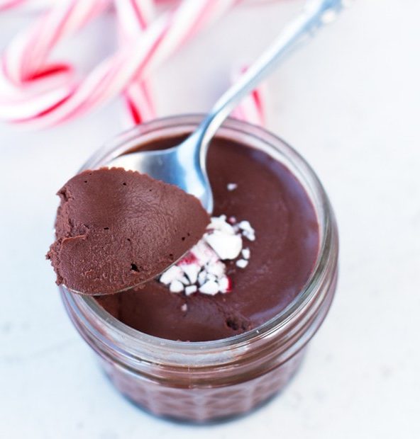 3-Ingredient Dark Chocolate Peppermint Mousse Recipe | cakenknife.com