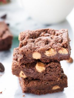 Chewy Double Chocolate Peanut Butter Cookie Bars + The Sweetest Season KitchenAid® Mixer (& more) Giveaway! | cakenknife.com