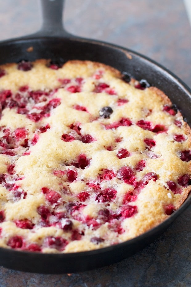 Christmas Cranberry Cobbler | cakenknife.com