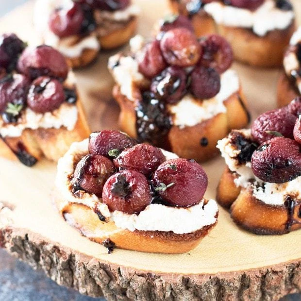 Roasted Grape & Balsamic Crostini | cakenknife.com