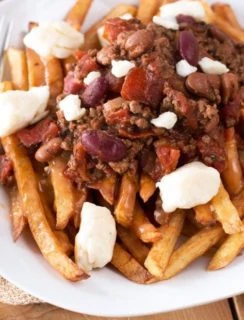 Black Porter Chili Poutine Recipe | cakenknife.com