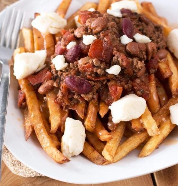 Black Porter Chili Poutine Recipe | cakenknife.com