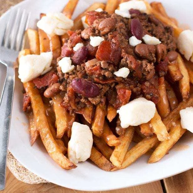 Black Porter Chili Poutine Recipe | cakenknife.com