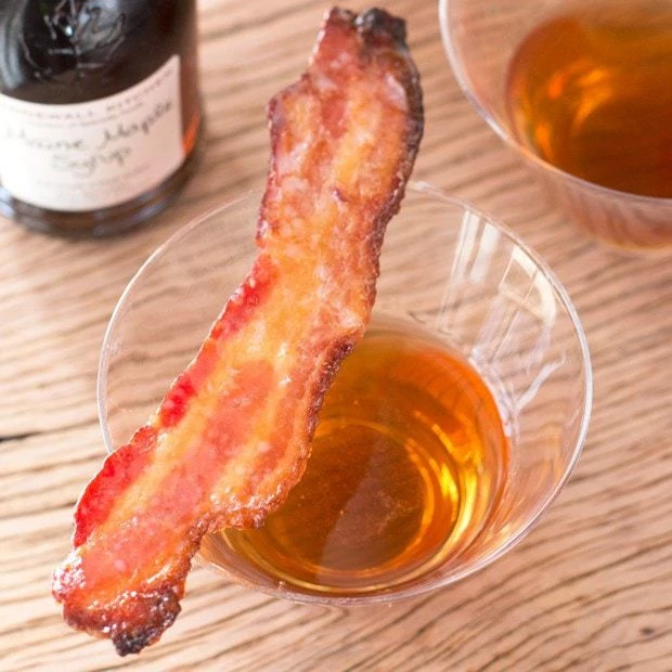 Maple Bacon Manhattan | cakenknife.com