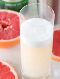 Grapefruit Gin Fizz | cakenknife.com