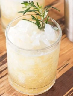 Pineapple Rosemary Smash | cakenknife.com