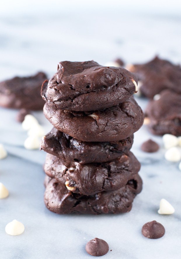 Triple Chocolate Avocado Cookies| cakenknife.com