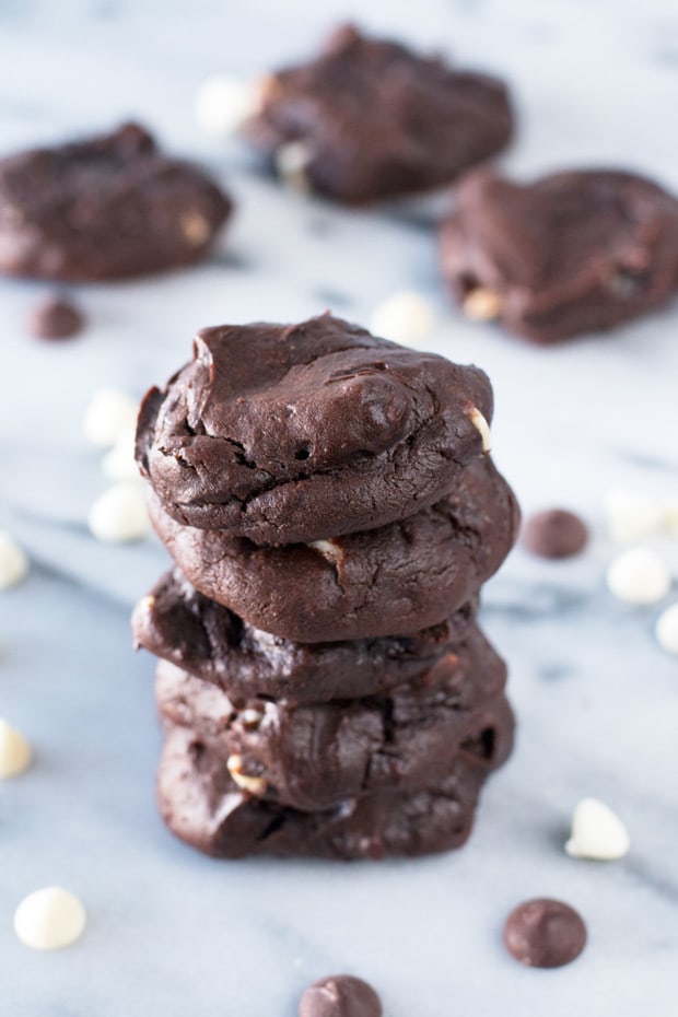 Triple Chocolate Avocado Cookies| cakenknife.com