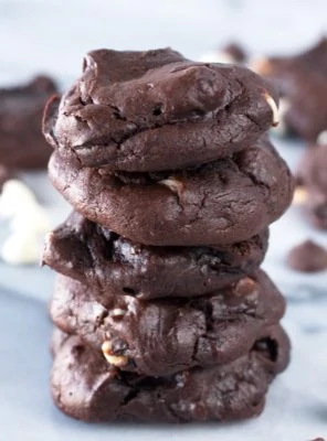 Triple Chocolate Avocado Cookies| cakenknife.com