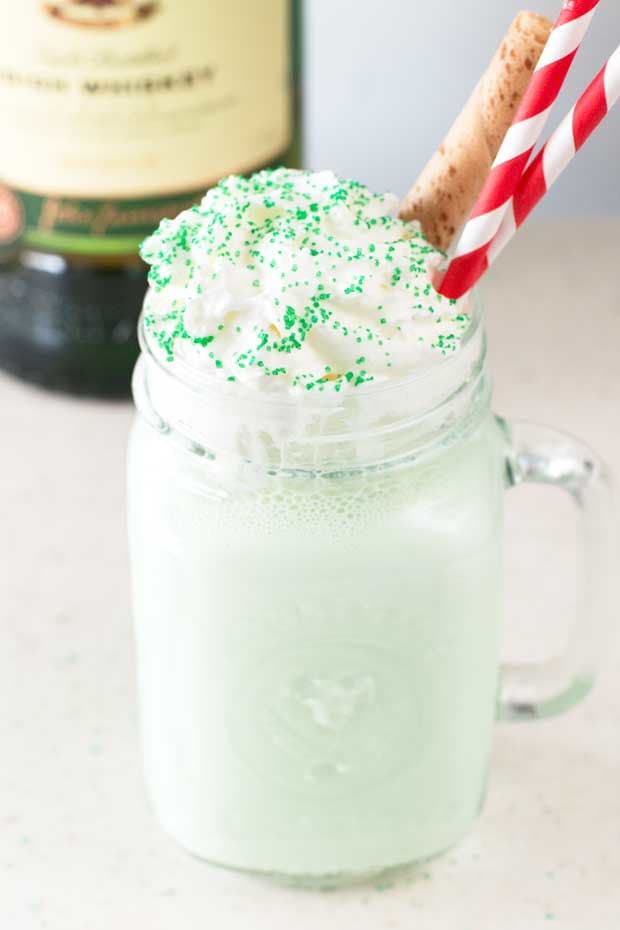 Boozy Green Shamrock Shake | cakenknife.com