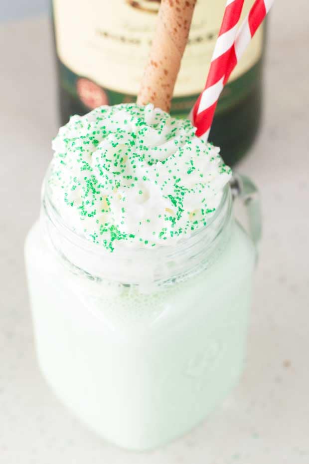 Boozy Green Shamrock Shake | cakenknife.com