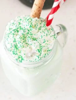 Boozy Green Shamrock Shake | cakenknife.com