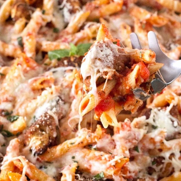 Chicken Parmesan Pasta Skillet | cakenknife.com