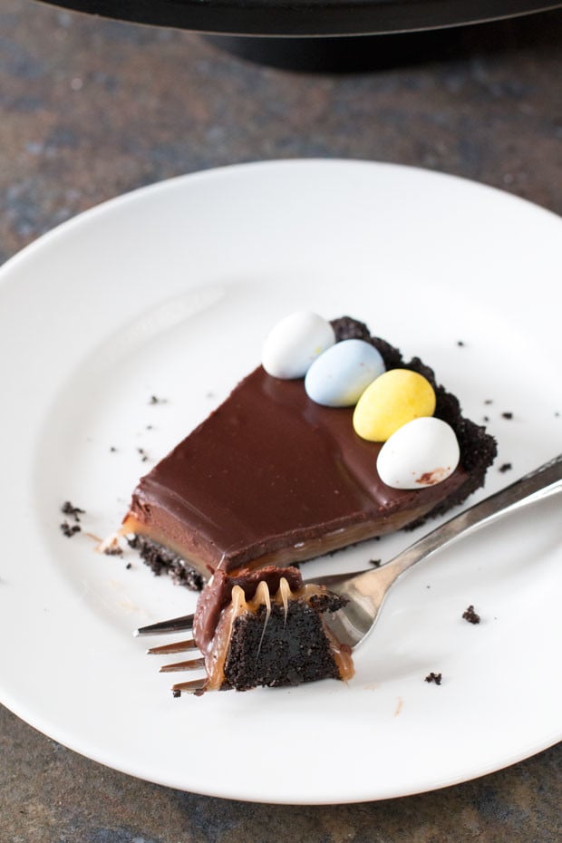 Chocolate Bourbon Caramel Tart | cakenknife.com