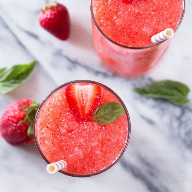 Strawberry Basil Frozen Daiquiris | cakenknife.com