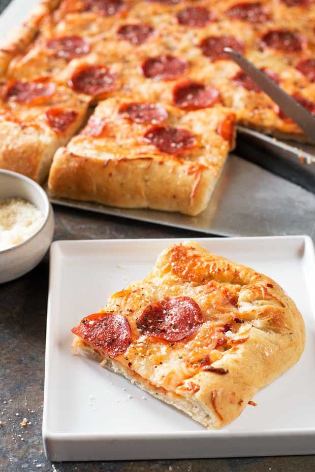 Perfect Garlic Agave Pizza Crust + a Dreamfarm Giveaway! | cakenknife.com