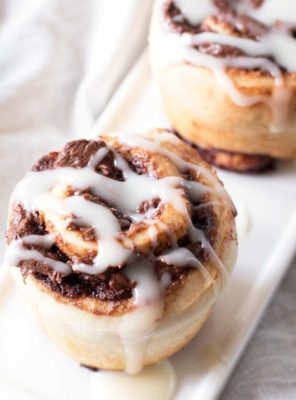 Mini Nutella Cinnamon Rolls | cakenknife.com