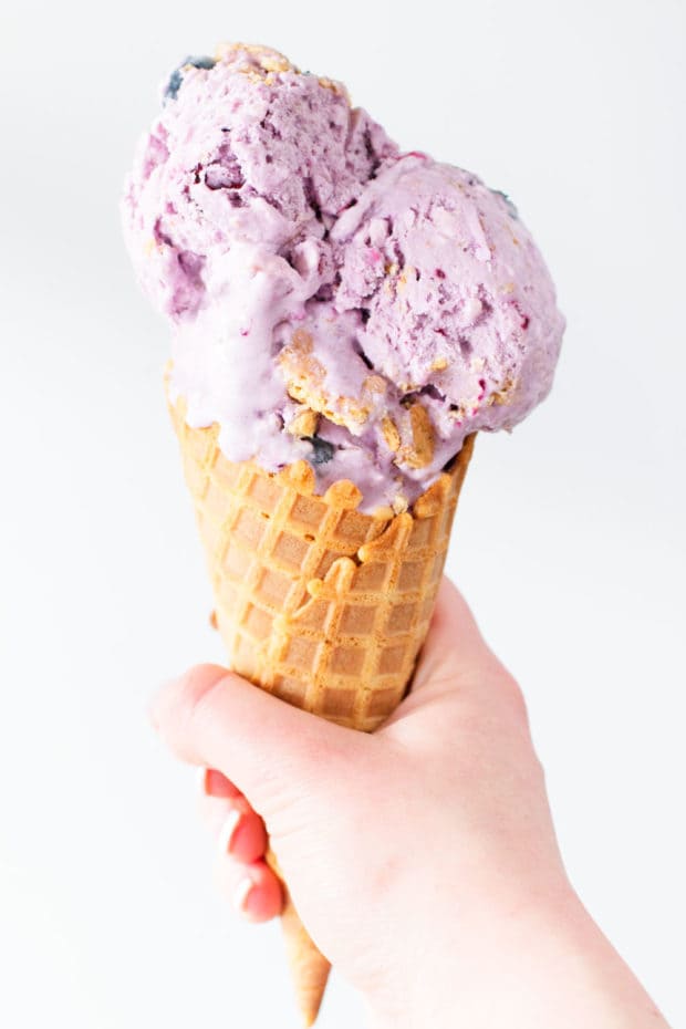 Blueberry Cheesecake Ice Cream | cakenknife.com