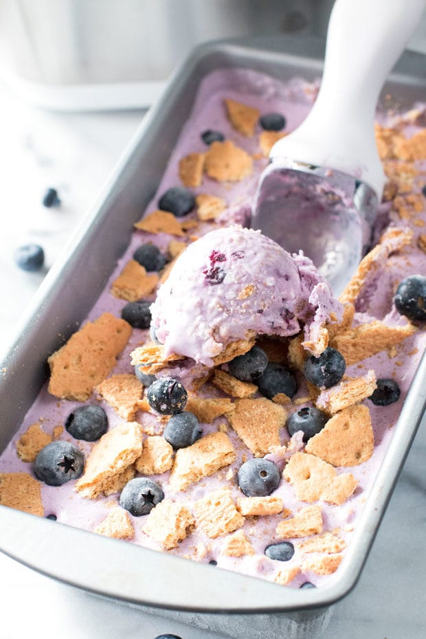 Blueberry Cheesecake Ice Cream | cakenknife.com