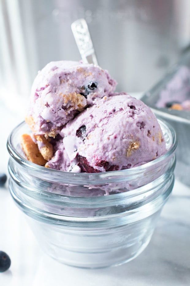 Blueberry Cheesecake Ice Cream | cakenknife.com