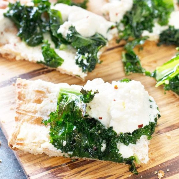 Grilled Lemon Kale Ricotta Flatbread | cakenknife.com